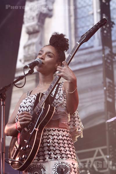 LIANNE LA HAVAS - 2016-07-23 - PARIS - Parvis de l'Hotel de Ville - 